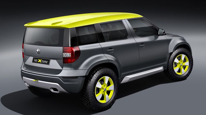 Ο off-road εξοπλισμός περιλαμβάνει προστατευτικές ποδιές και πλευρικά «σκαλοπάτια», ενώ η απόσταση του αμαξώματος από το έδαφος μπορεί να ρυθμιστεί.